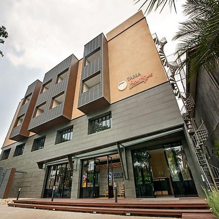 Tama Boutique Hotel Бандунг Екстер'єр фото