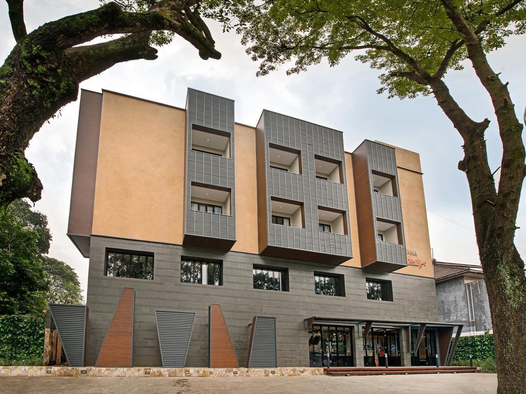 Tama Boutique Hotel Бандунг Екстер'єр фото